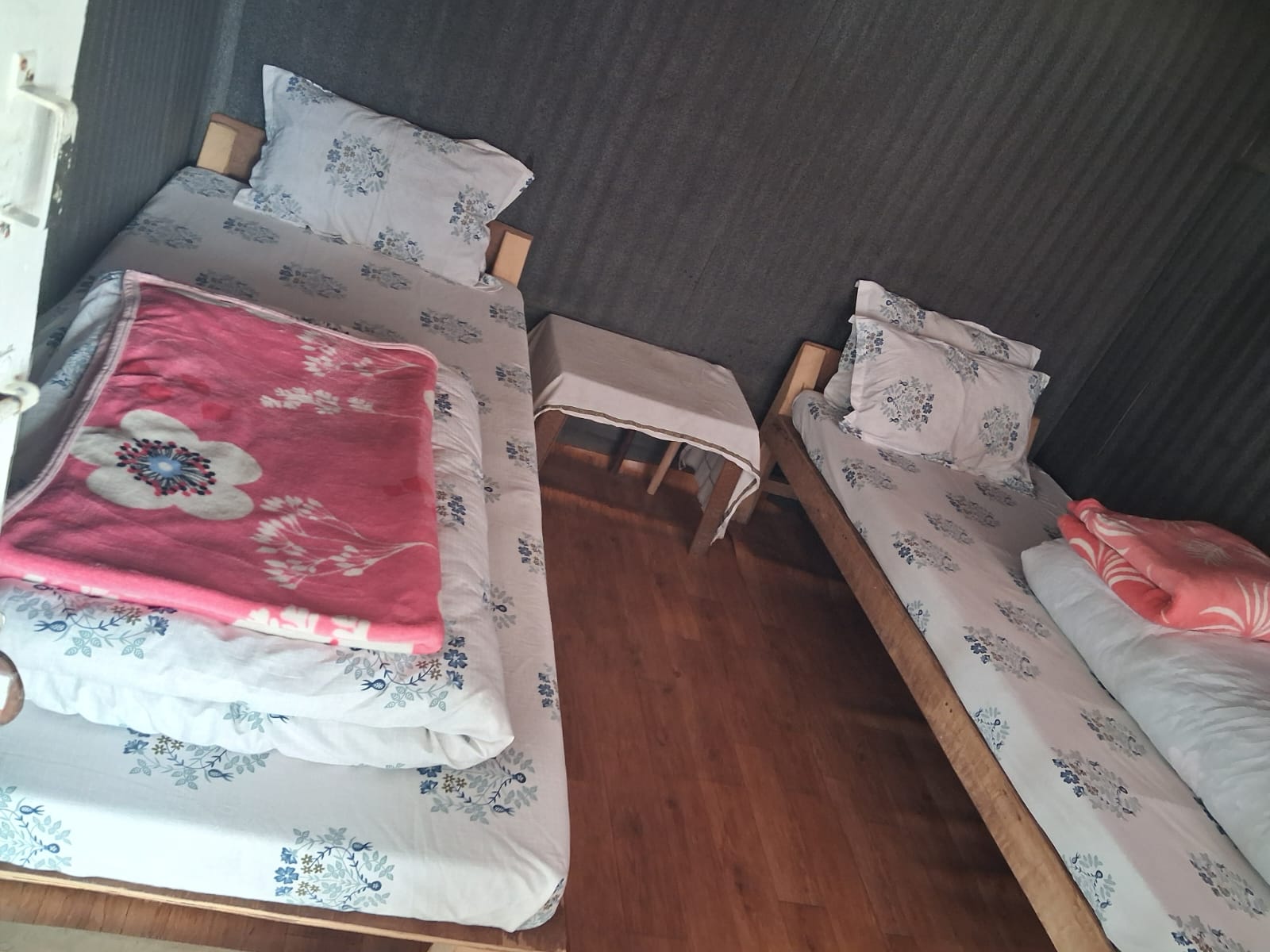 Doubl Bed